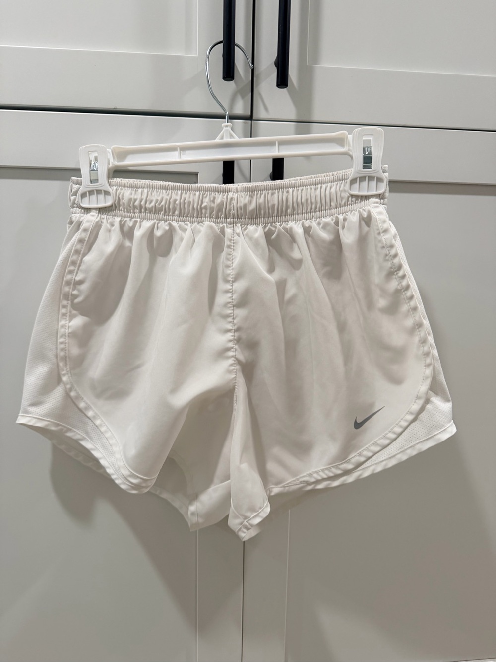 Nike Tempo Dri-FIT Women’s Small White 3” Running Shorts